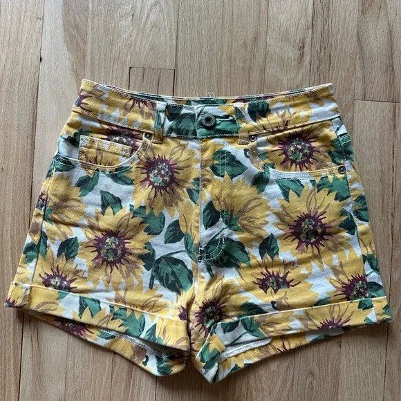 Bullhead High Waist Yellow and Green Shorts - Picture 1 of 4